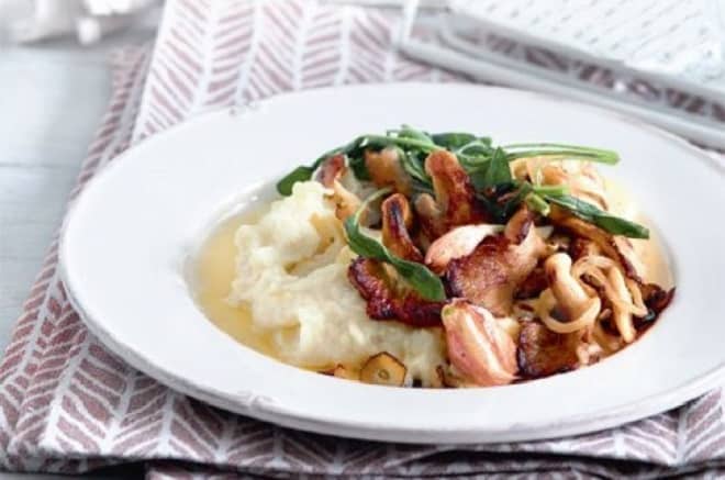 Baked oyster mushrooms with mashed potatoes